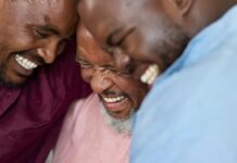 Warum sich Lachen ausbreitet: Die Wissenschaft vom ansteckenden Kichern